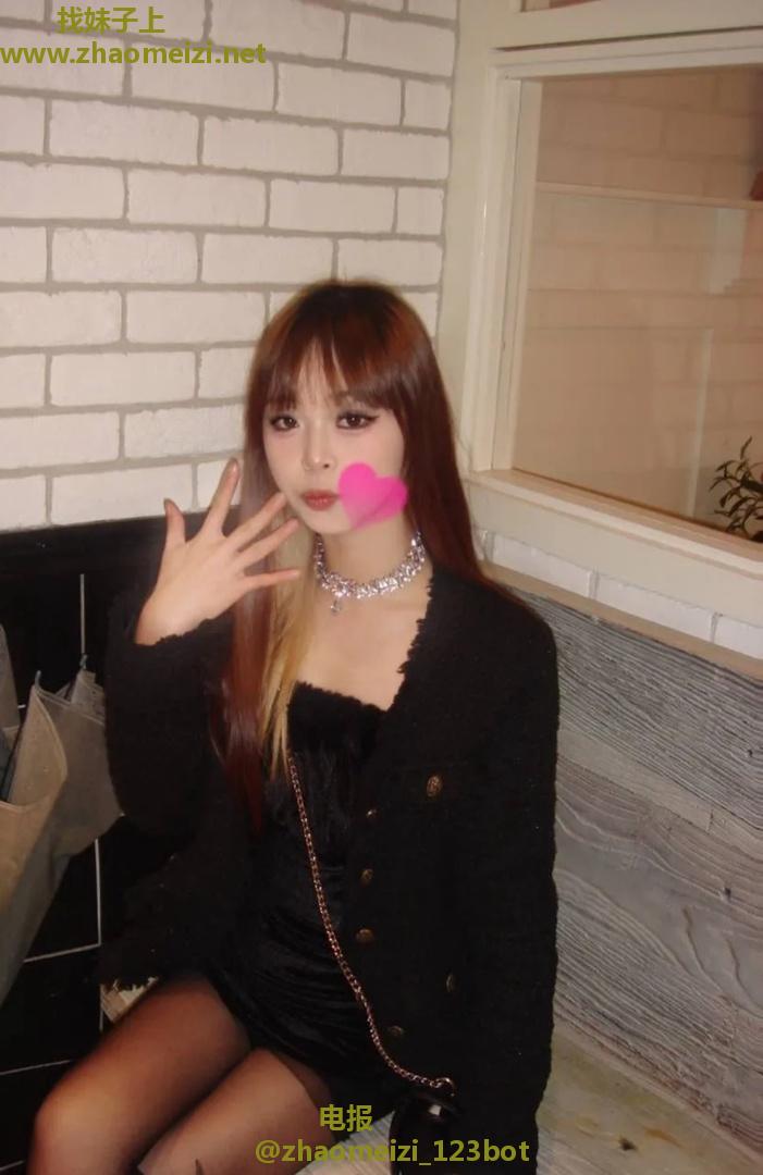 韵味十足的小少妇