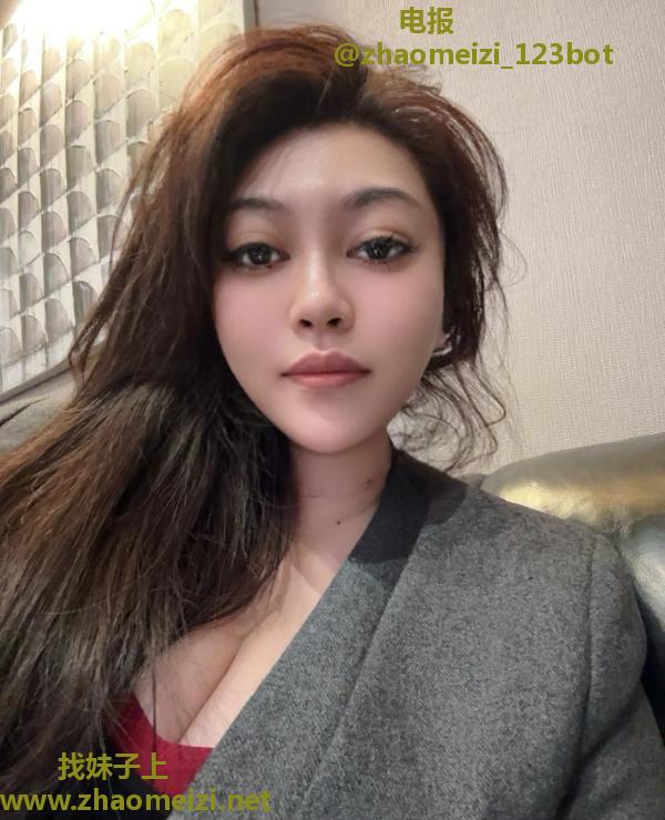 巨乳李大包子