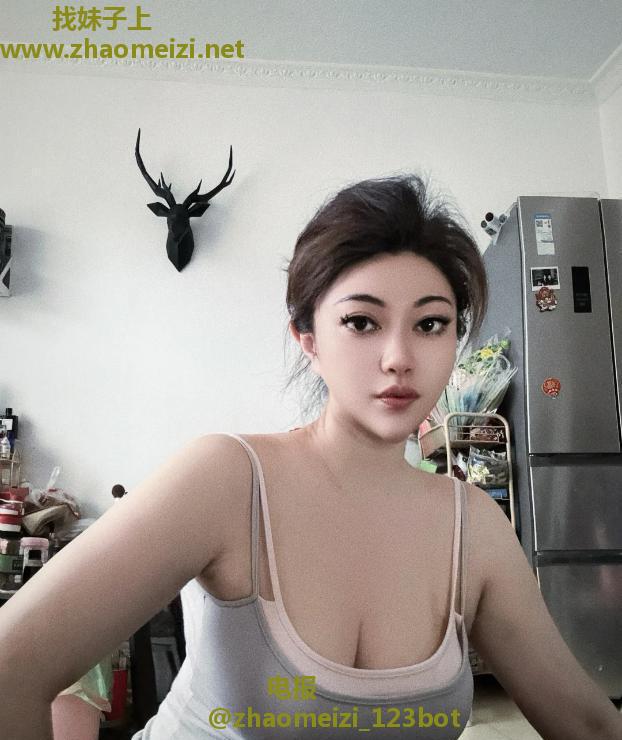 巨乳李大包子