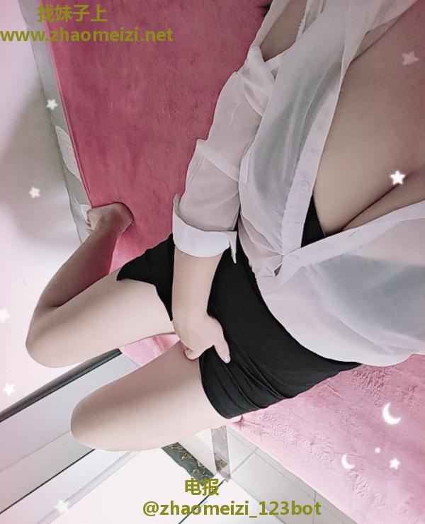 坂田一线天馒头B