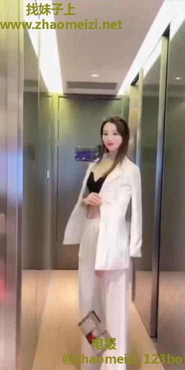 高颜值大长腿模特