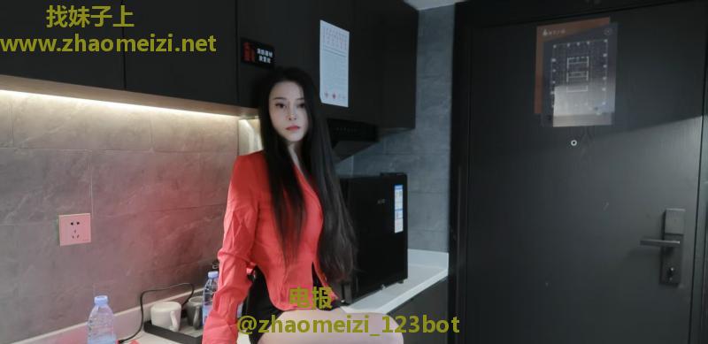 性感莞式天然大胸少妇