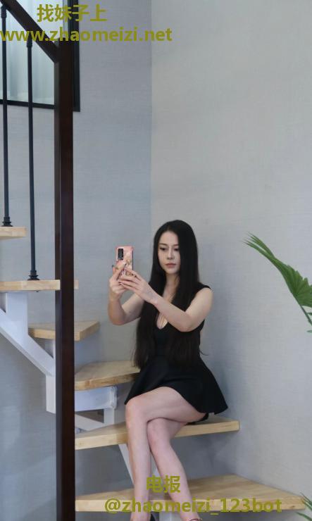 性感莞式天然大胸少妇