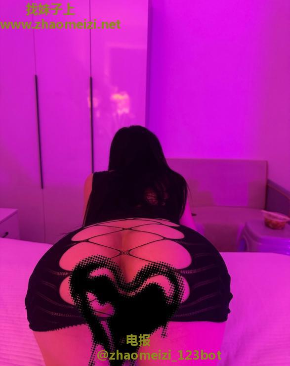 大奶翘臀炮架星星