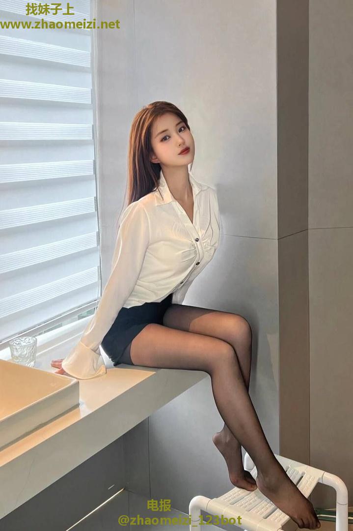 曲江白嫩黑丝御姐