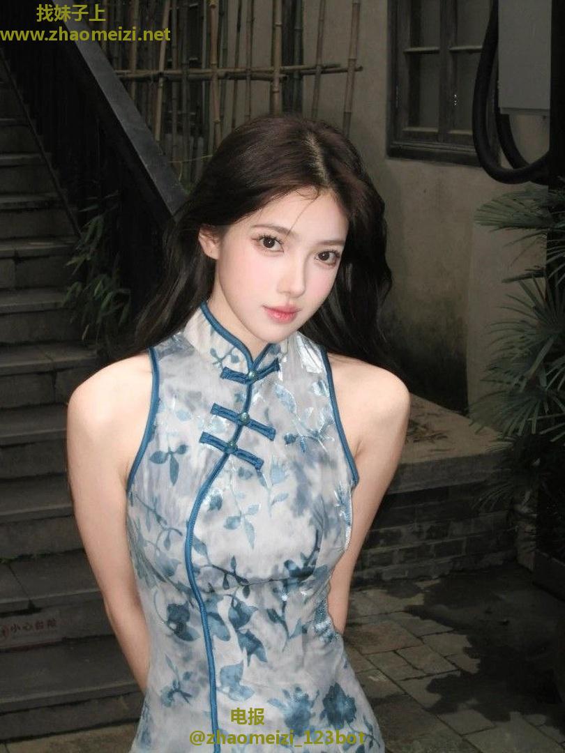 性感翘臀旗袍妹妹