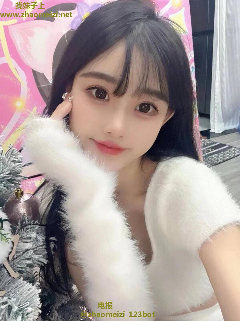 白嫩年轻敏感少妇