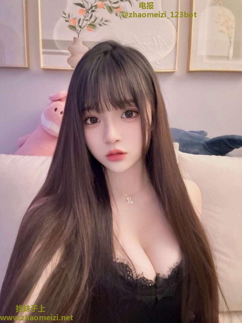 性感诱人大胸妹