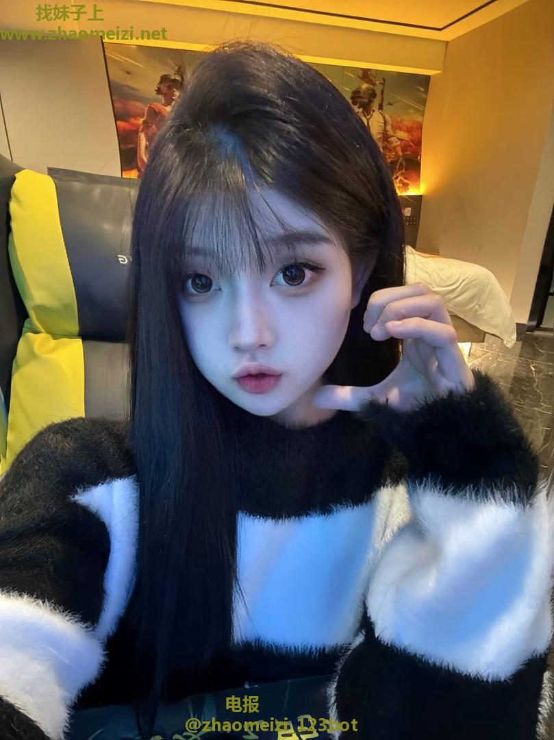 电竞酒店前台小妹