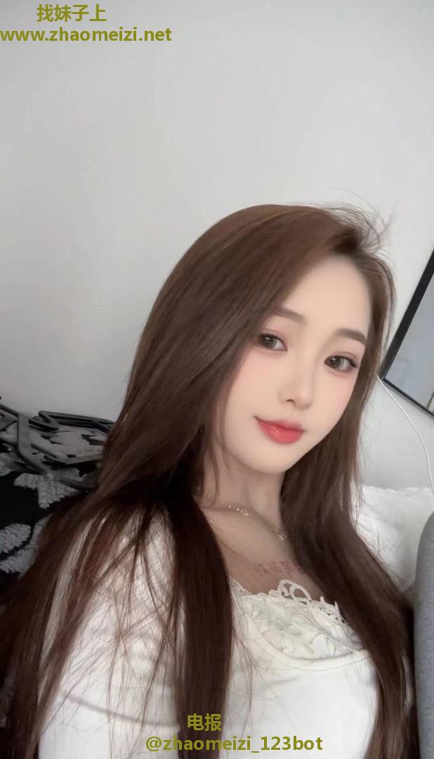 潮喷白嫩年轻姐姐