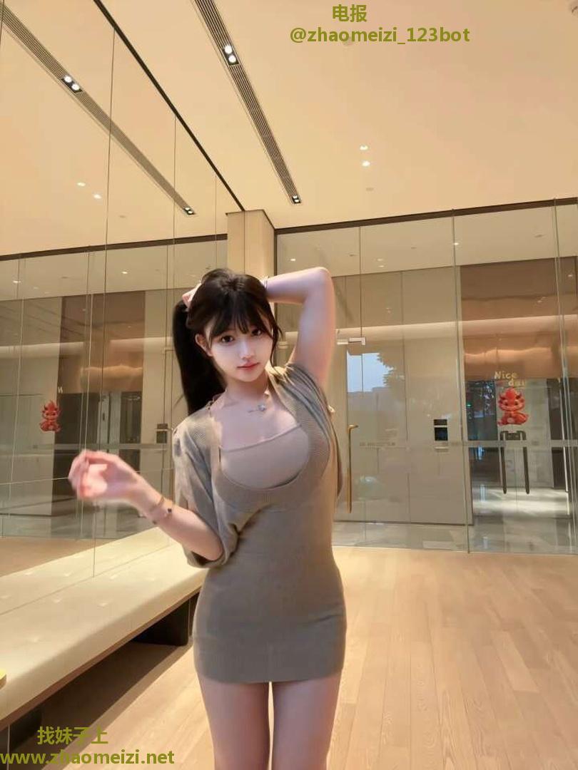 天然一线美鲍大胸妹