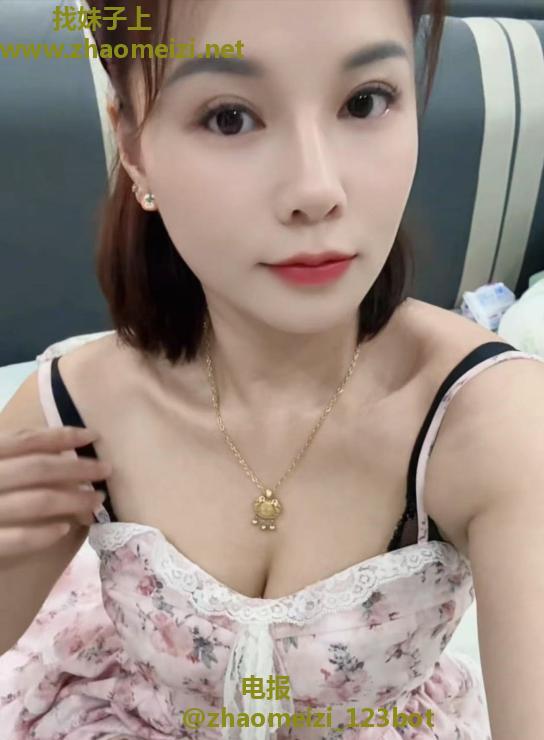 滨江性感丰满大嫂