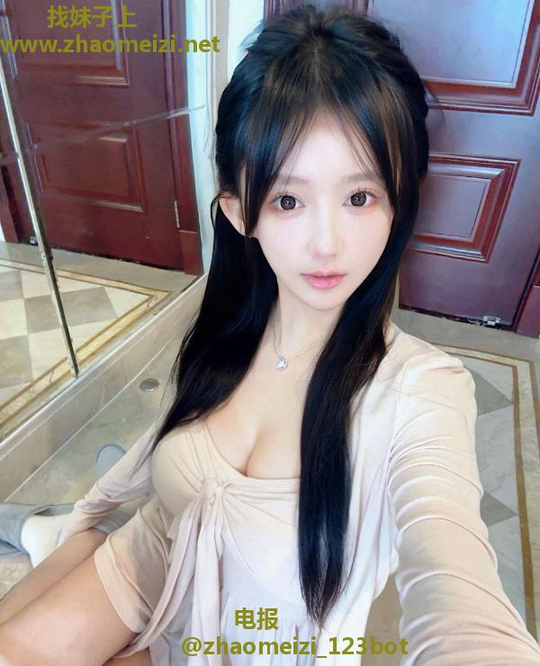 青春羞涩美少女