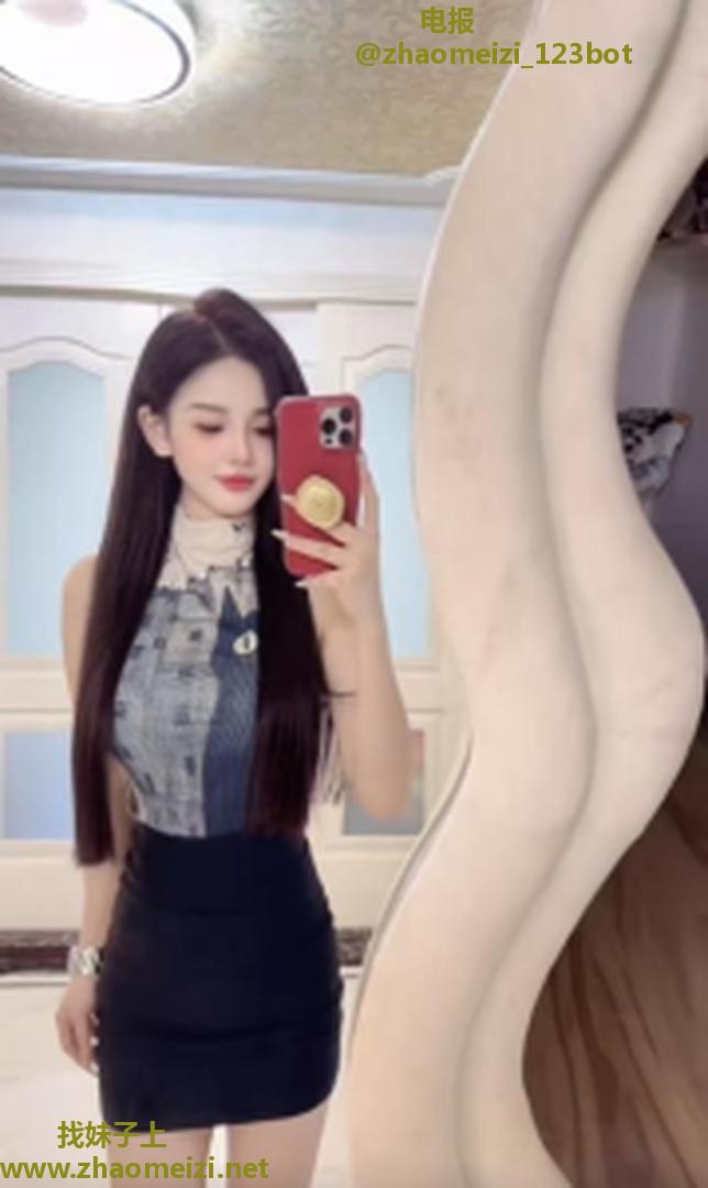 御姐自带鲤鱼嘴