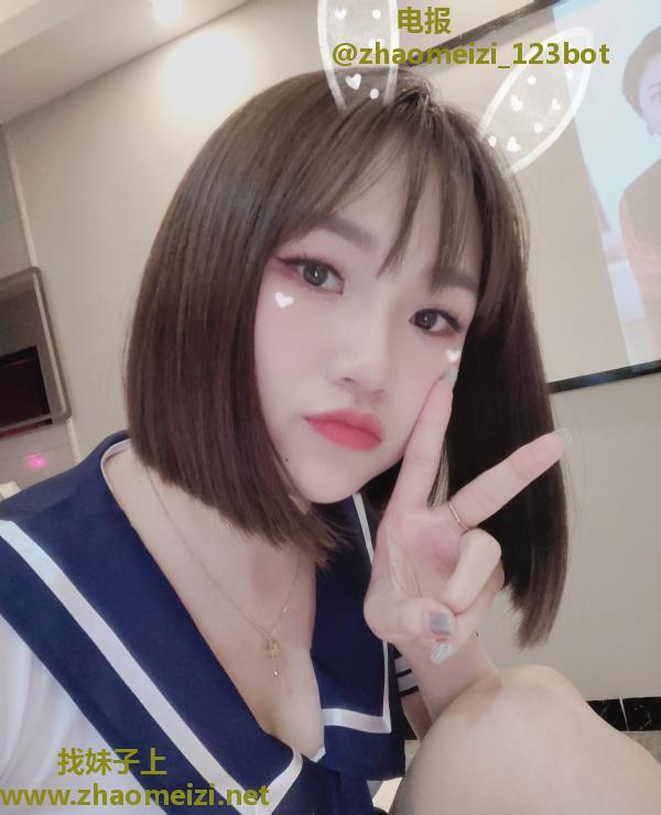 风骚型短发御姐