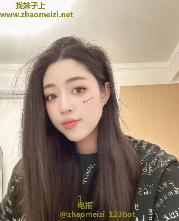 长腿丰满梓琪很有料