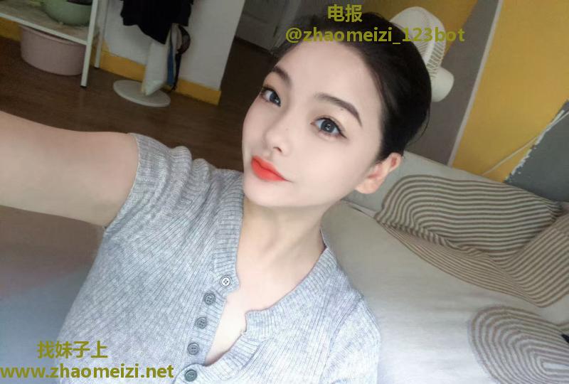 肤白虎牙妹文文