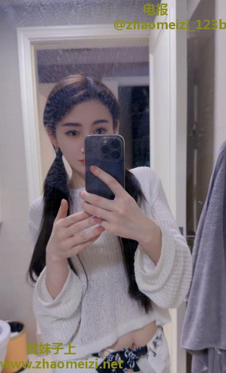 舞蹈老师雅雯流连忘返