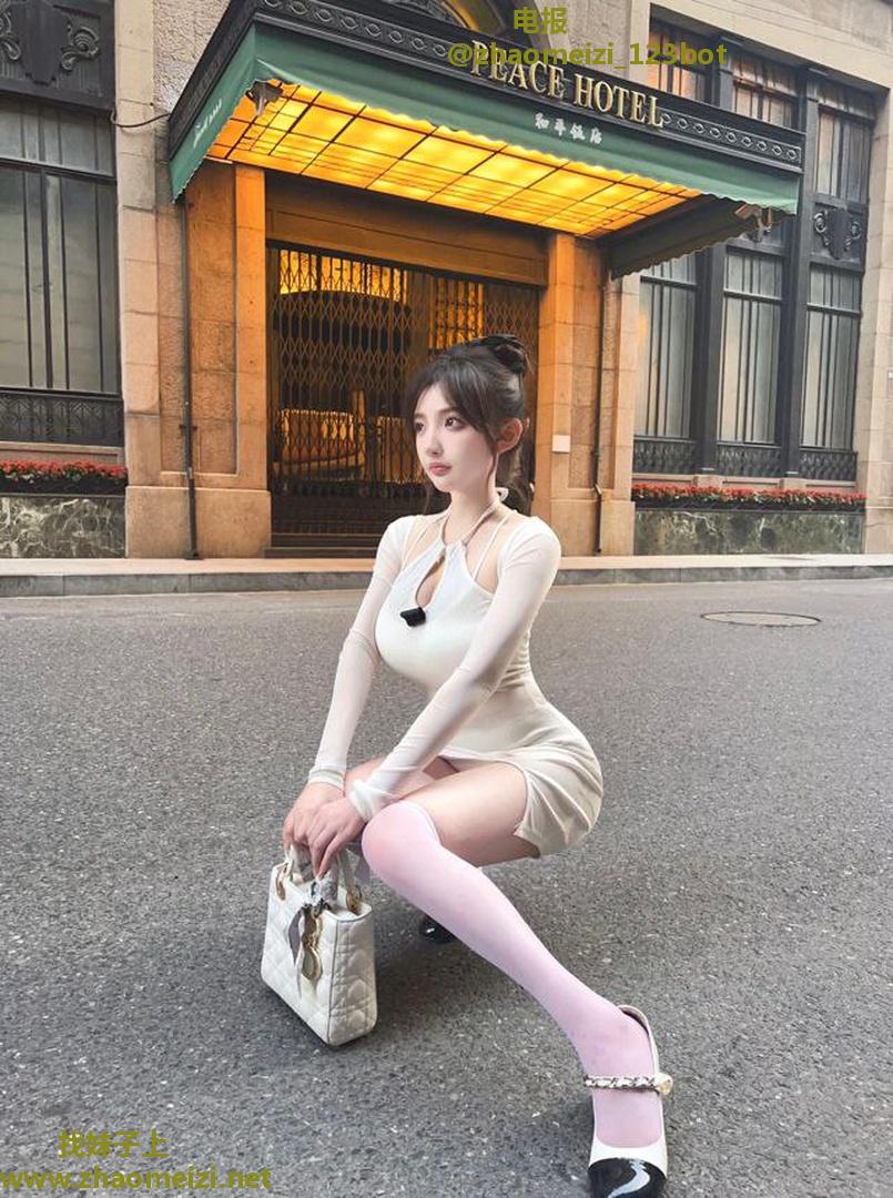 高颜值辣妹