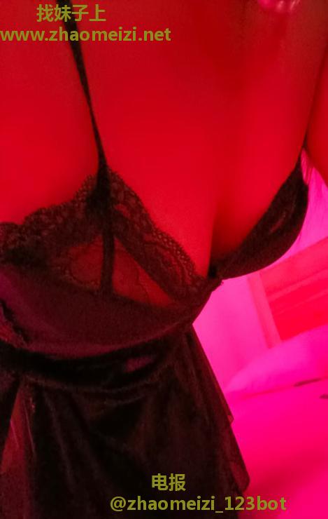 西安美臀小少妇