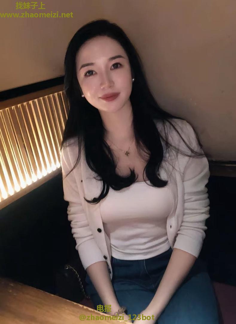 高颜值气质骚女口活一流