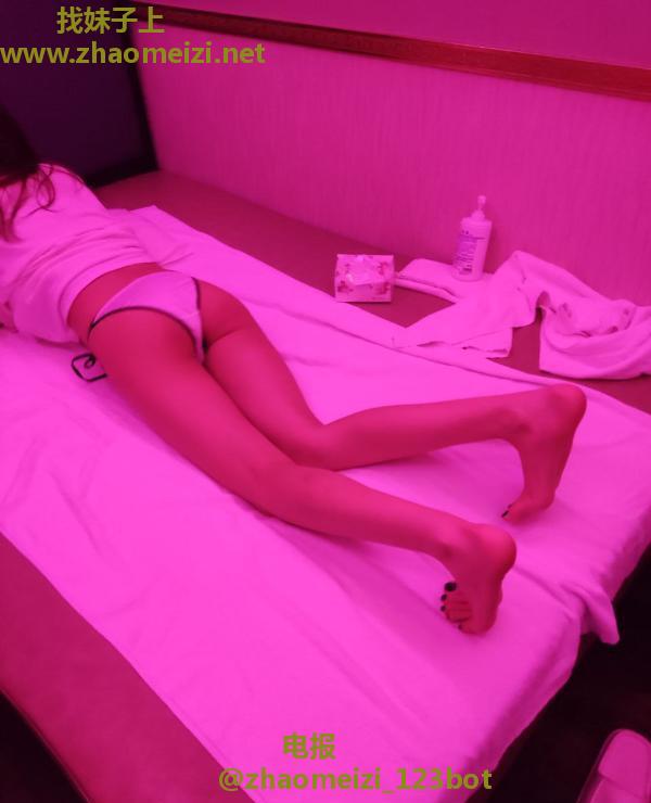 一个美腿玩一天