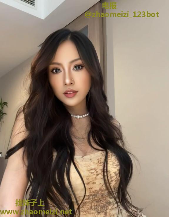 二刷性感黑皮御姐