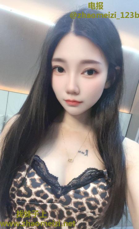 岳麓女友型颜值妹子