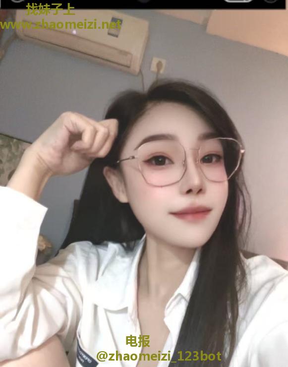瑜伽美女小七