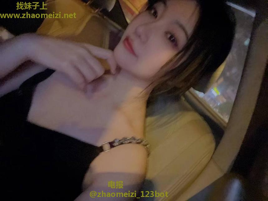 性感小骚妹人美肤白口活好