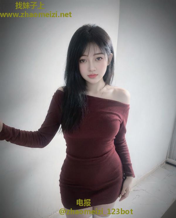 情趣丰满兼职嫩妹子