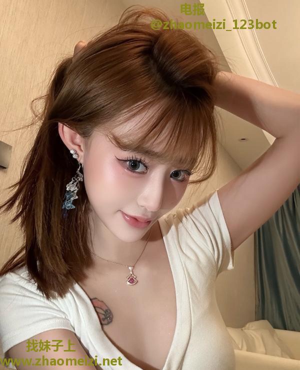 肤白美女小喵