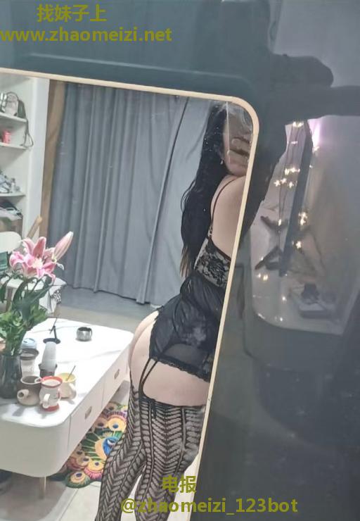 巨臀大奶玲玲