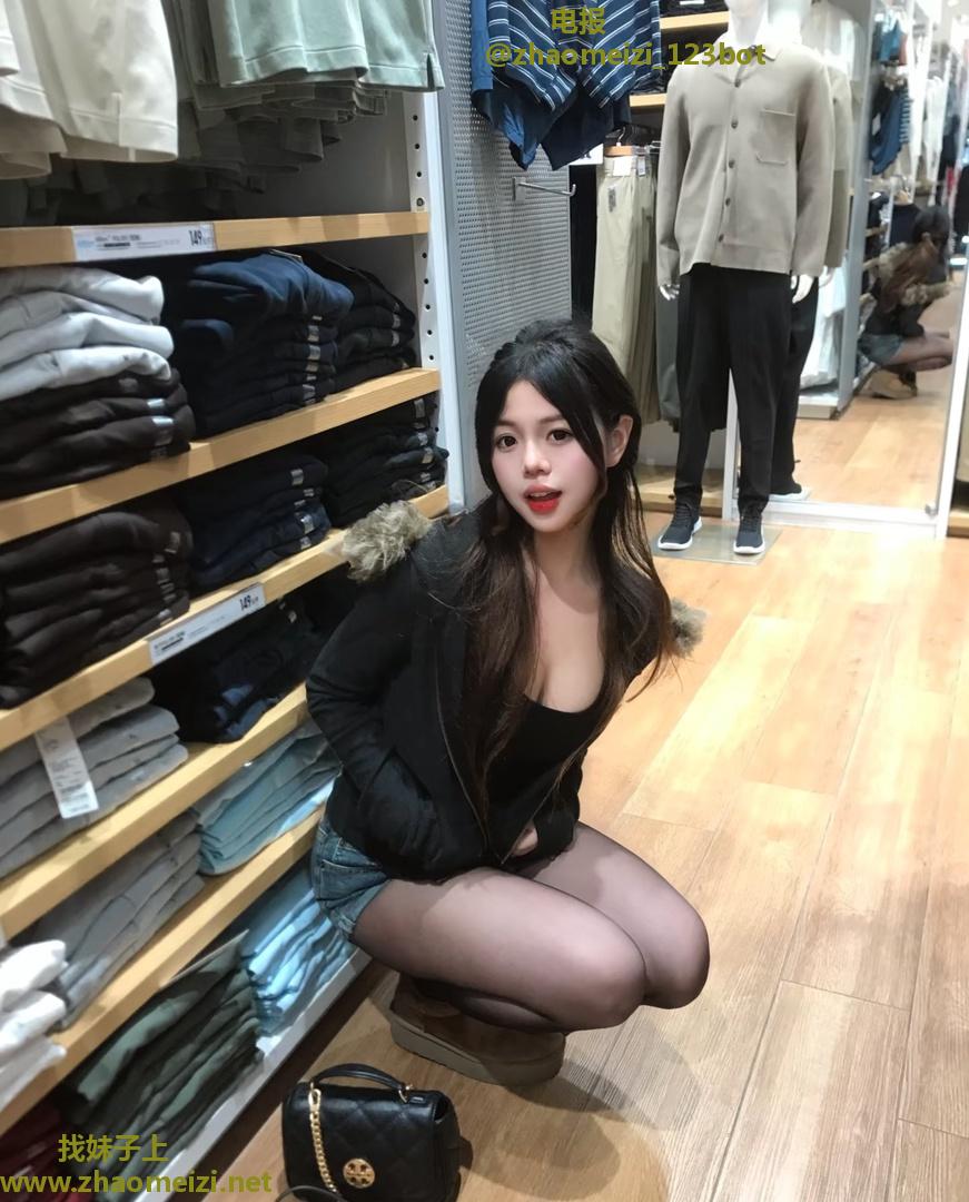 美臀小骚妇