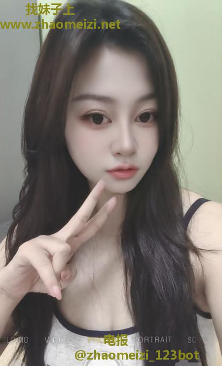 性感美女可舌吻