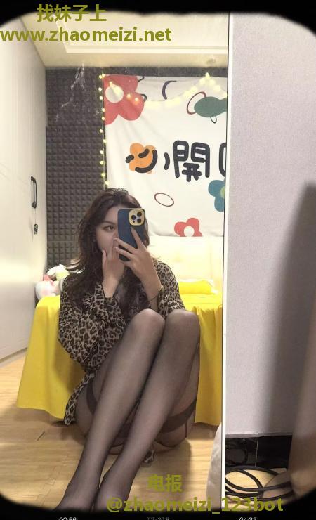 异域巨乳花姑娘