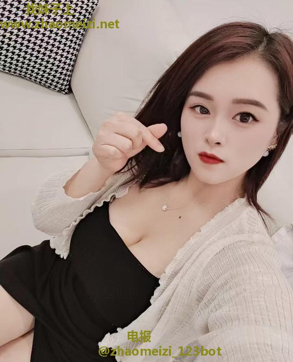 罗湖丰满圆润黑丝温妮