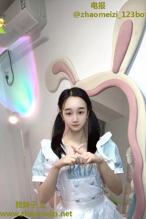 五堡双马尾小甜妹