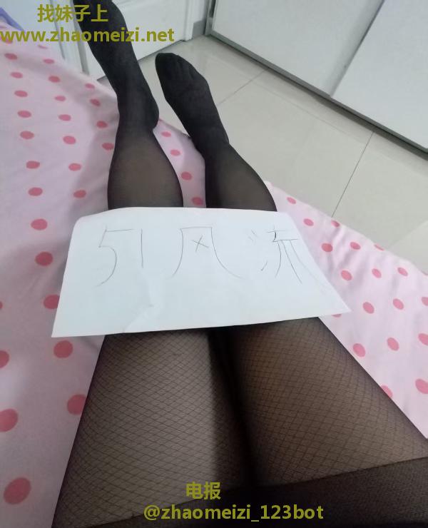 滨海大胸妹子