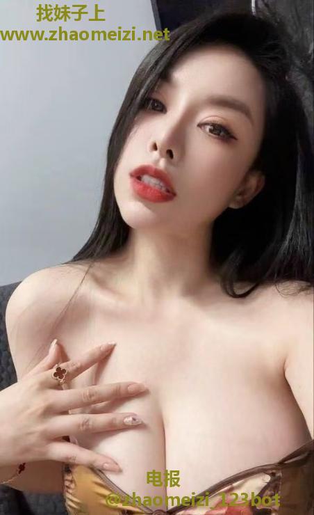 天河性感模特卡丽