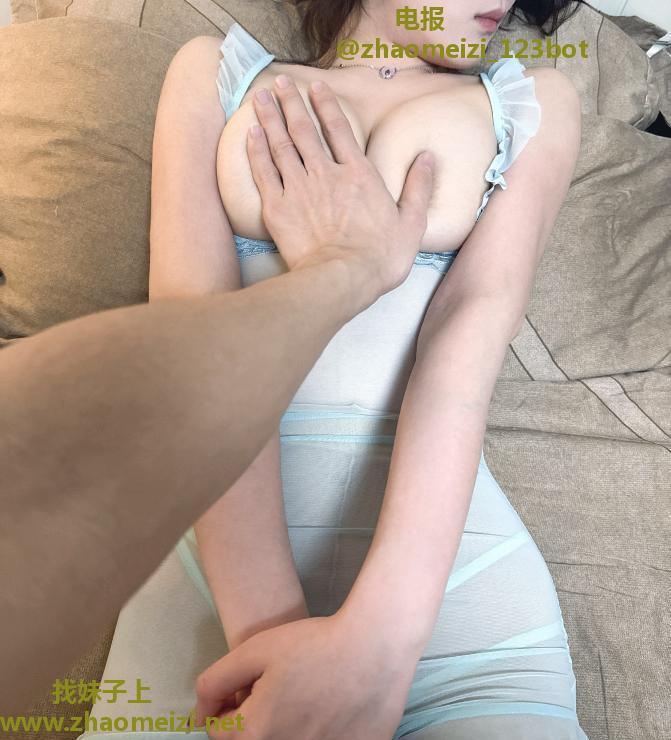 年轻小姐姐