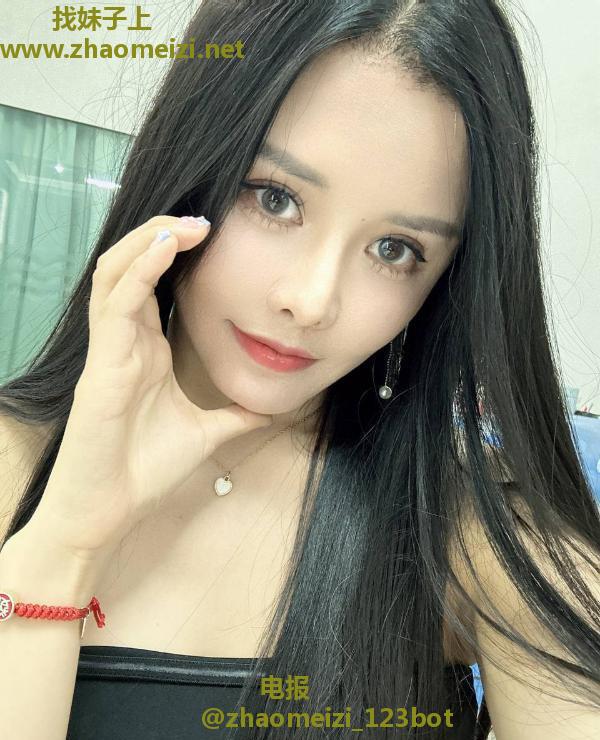 身材火辣蜜桃臀老师