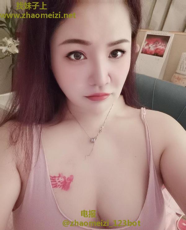 玄武门大胸熟女妹子