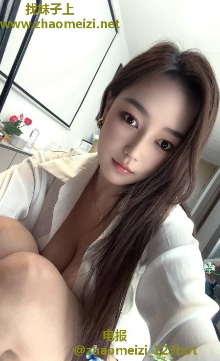 海珠巨乳媚娘