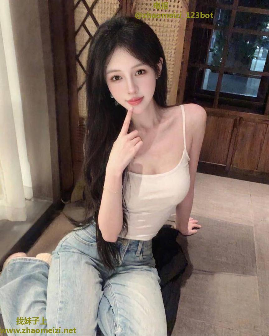 清纯在校反差女大兼职