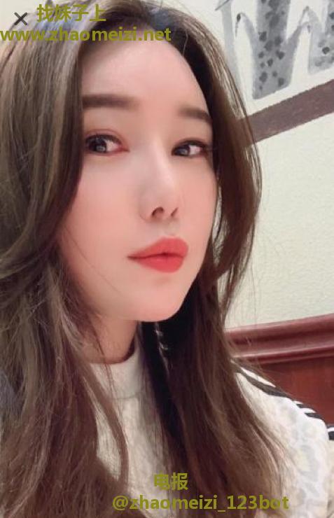 建邺吾悦广场小姐姐