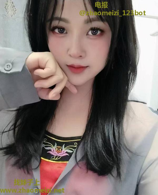 朝阳颜值大胸妹子