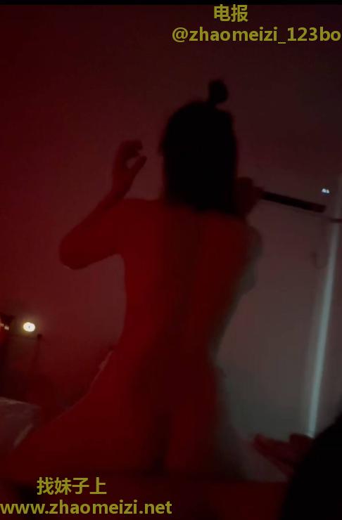 野战车战少妇小乔