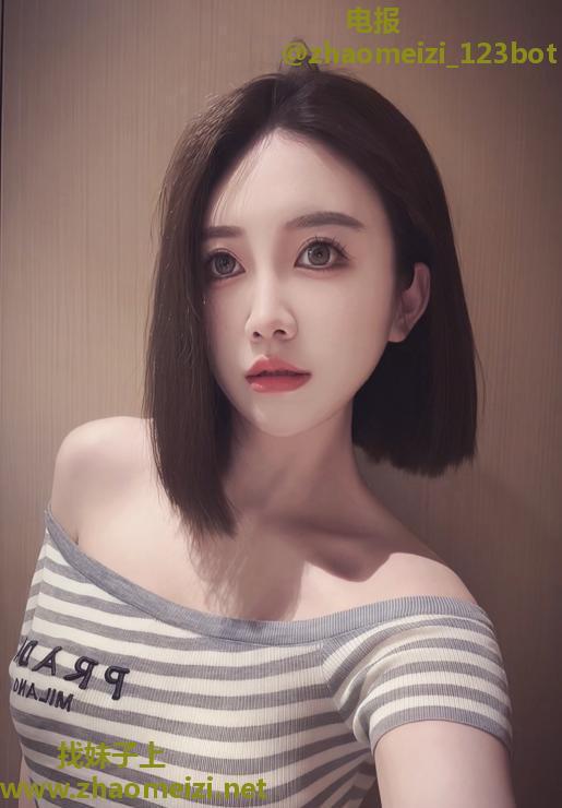 颜值短发御姐 