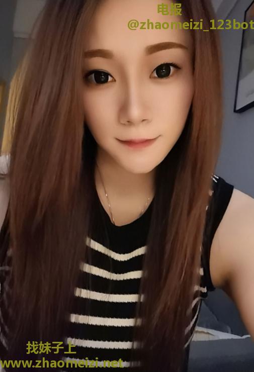 龙华大胸性感小姐姐